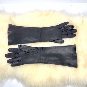 Vintage Long Black Leather Gloves Unlined  
Size 7,5